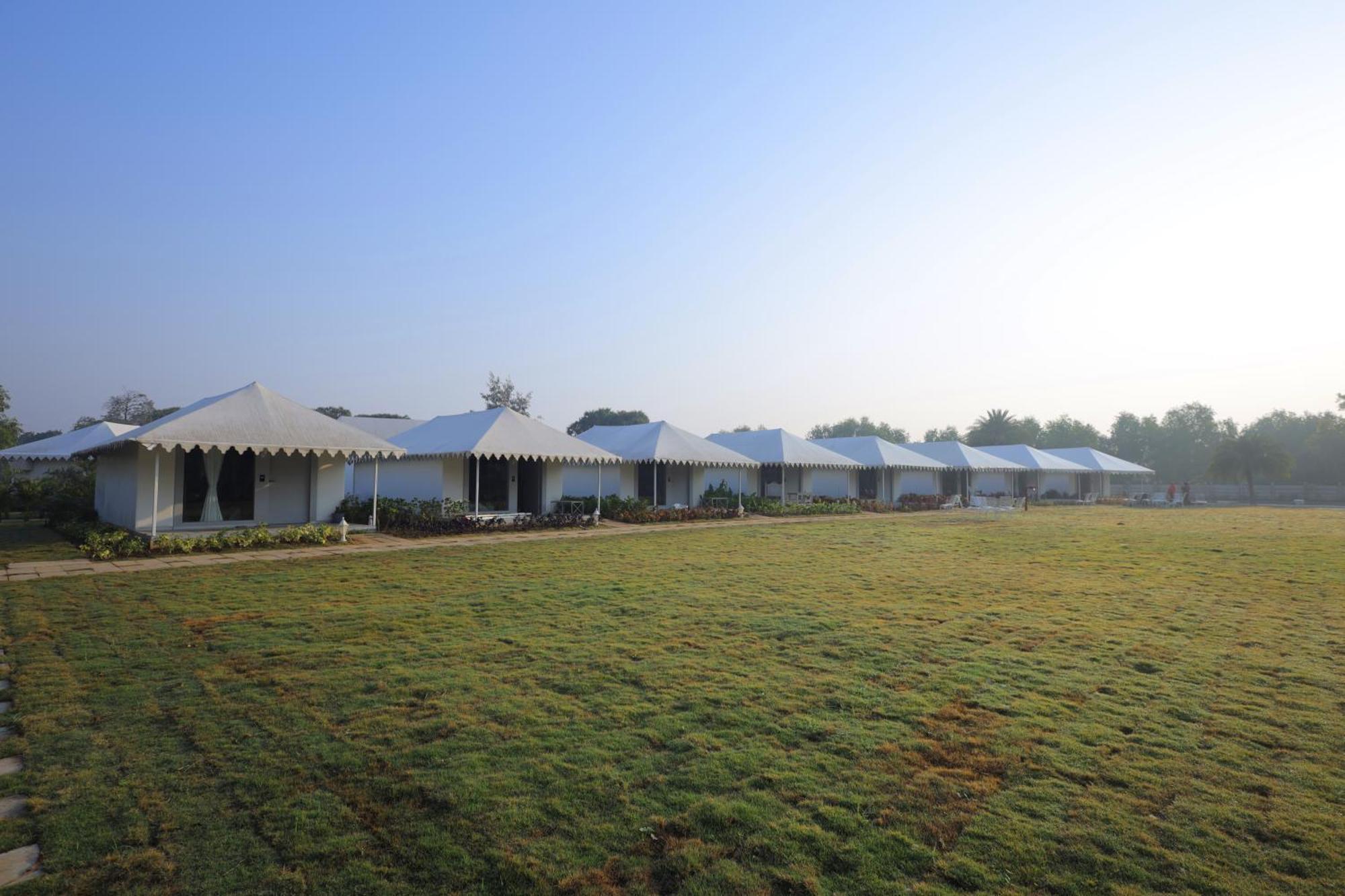 The Fern Seaside Luxurious Tent Resort Daman Exterior foto